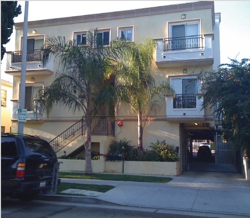 14317 Friar St, Van Nuys, CA for sale - Primary Photo - Image 1 of 16