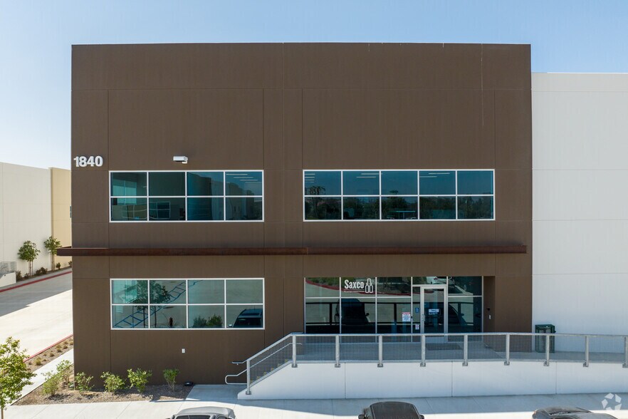 1840 Mountain Ave, Norco, CA for lease - Building Photo - Image 2 of 5