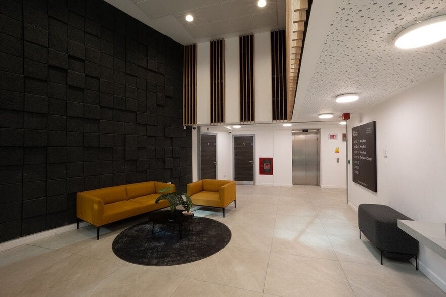 4 Charles St, Sheffield à louer - Photo du bâtiment - Image 3 de 7