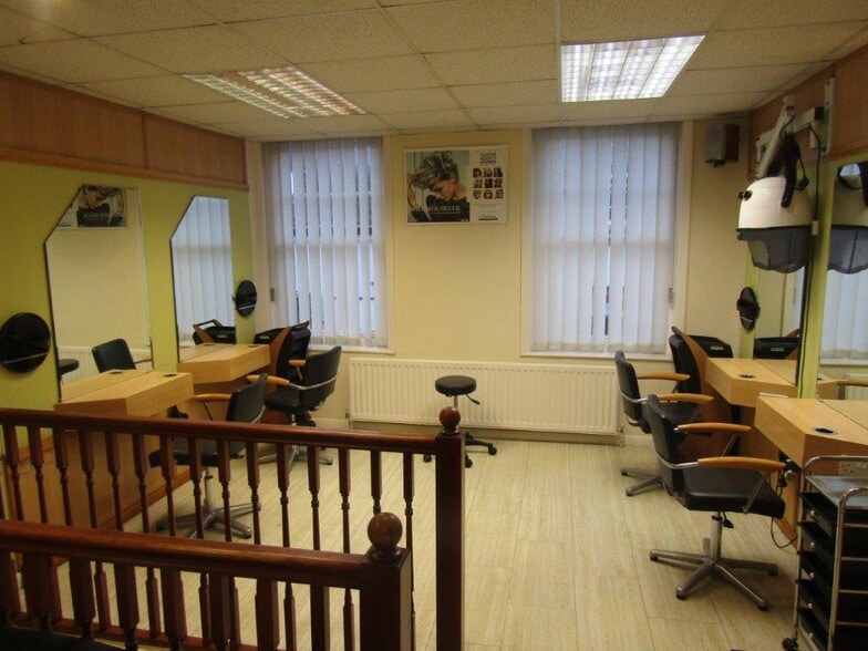 105 High St, Bedford for lease - Building Photo - Image 2 of 11