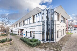 Plus de détails pour 3 Place Du Village, Gennevilliers - Bureau à vendre
