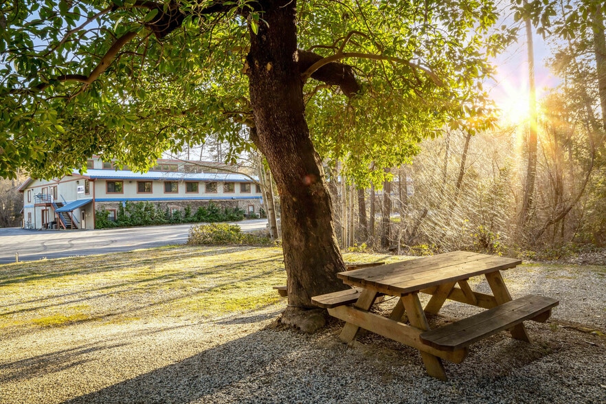 870 Gold Flat Rd, Nevada City, CA for lease - Building Photo - Image 2 of 77