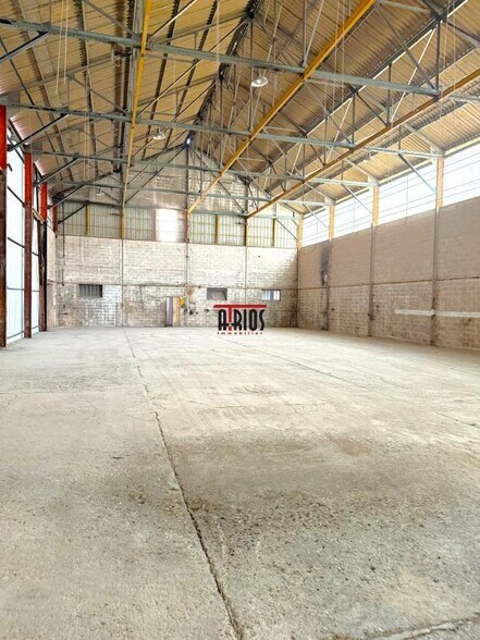 Industrial in Manosque for sale - Building Photo - Image 3 of 8