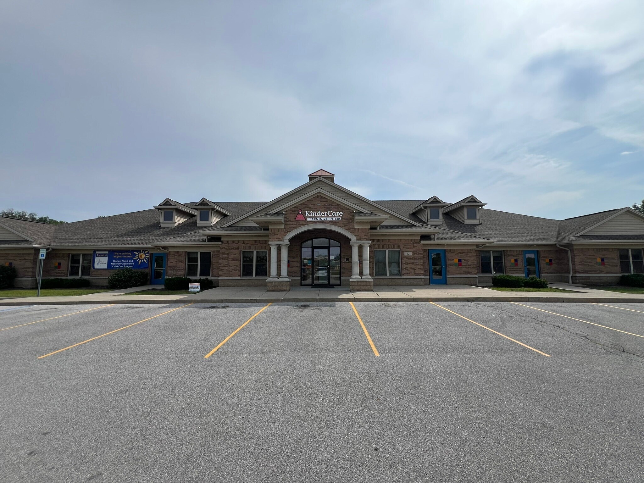 62 Capital Dr, Warsaw, IN à vendre Photo principale- Image 1 de 15