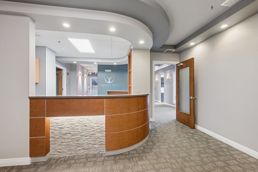 2300 Lehigh Ave, Glenview, IL for lease - Interior Photo - Image 3 of 30