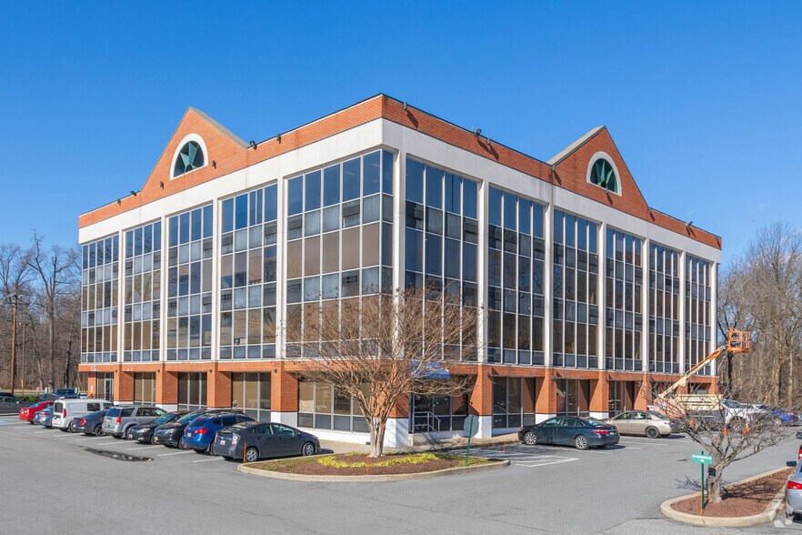 6801 Kenilworth Ave, Riverdale, MD à louer - Photo du bâtiment - Image 1 de 5