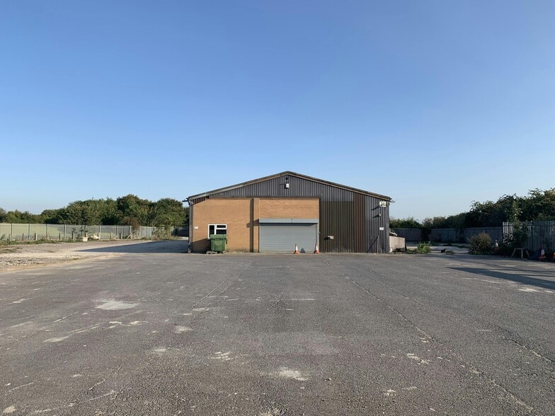 Unit 21, Enstone Business Park, Chipping Norton,, Enstone for lease - Building Photo - Image 1 of 6