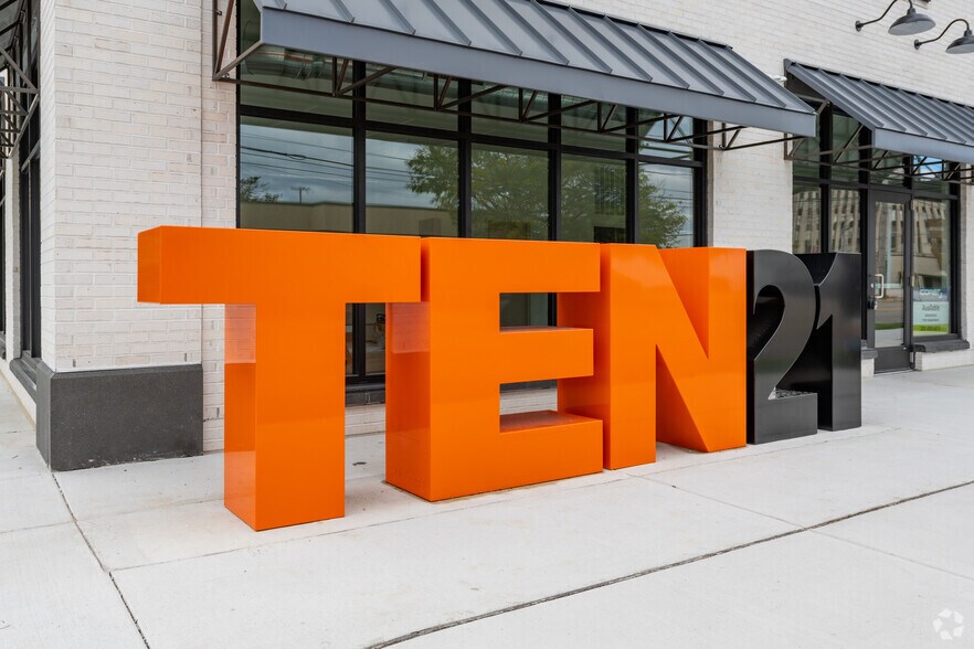 1021 Jefferson St, Muskegon, MI à louer - Photo du bâtiment - Image 3 de 12