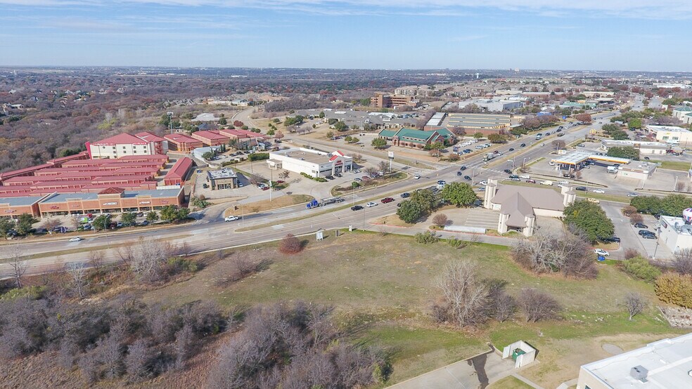 6021 Bryant Irvin Blvd, Fort Worth, TX for lease - Building Photo - Image 2 of 15