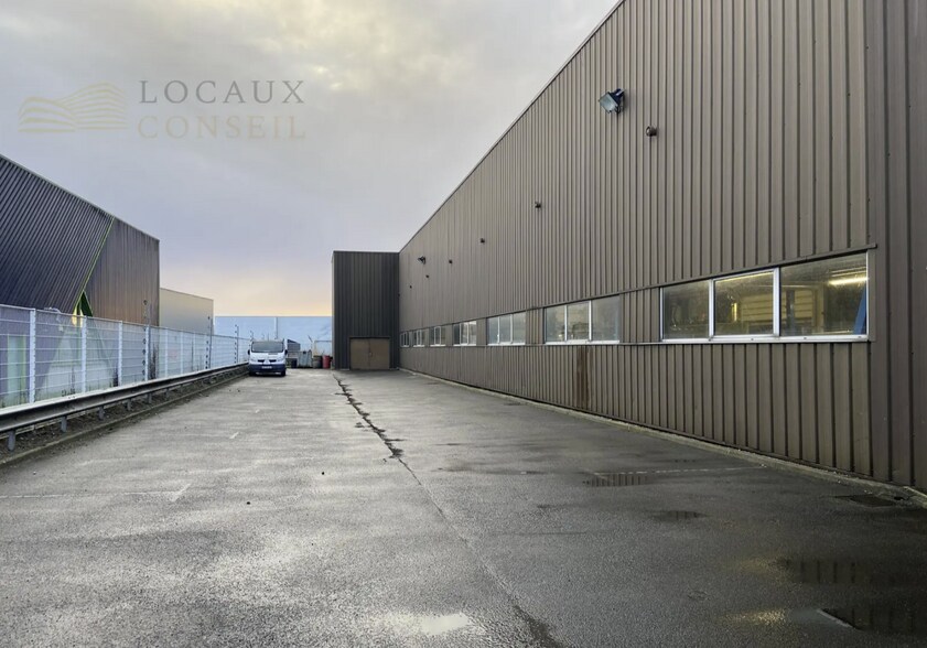 Industriel dans Argenteuil à vendre - Photo du bâtiment - Image 2 de 8