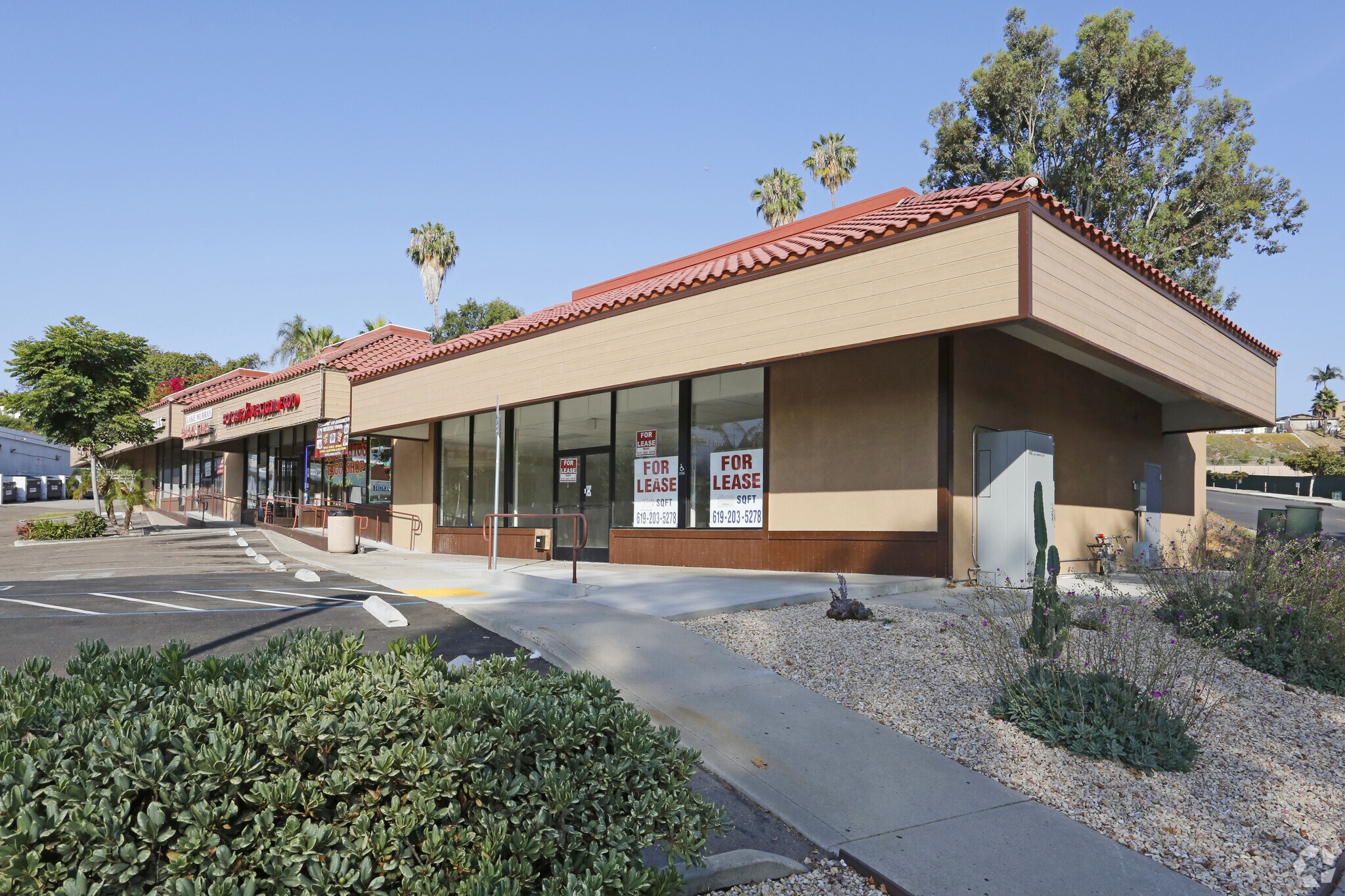 6062 Lake Murray Blvd, La Mesa, CA à louer Photo principale- Image 1 de 10