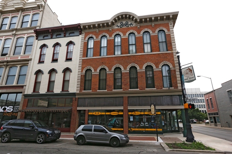 122 S Walnut St, Muncie, IN for sale Building Photo- Image 1 of 1