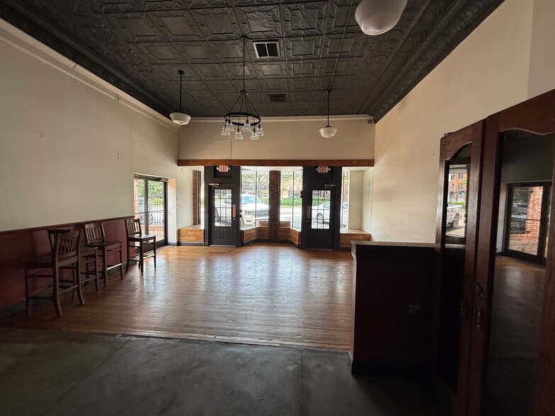 114 E Main St, Forest City, NC for sale - Building Photo - Image 2 of 18