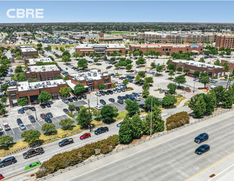 Frisco Market Center portefeuille de 3 propriétés à vendre sur LoopNet.ca - Photo du bâtiment - Image 2 de 2