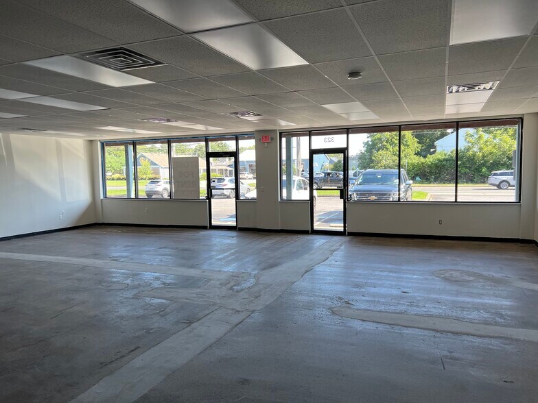 325 Drum Point Rd, Brick, NJ à louer - Photo du bâtiment - Image 2 de 4