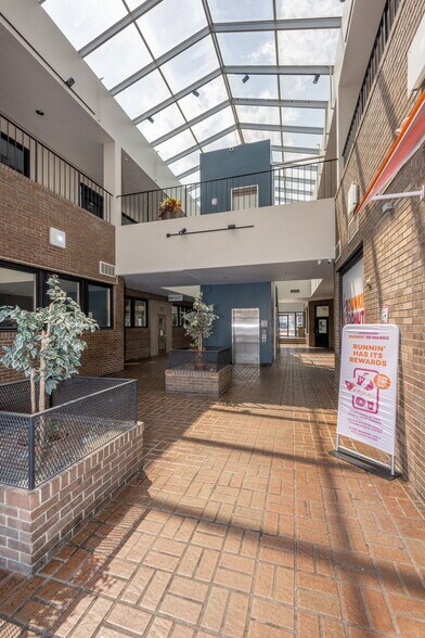 125 Washington Ave, Dumont, NJ à louer - Photo intérieure - Image 2 de 36