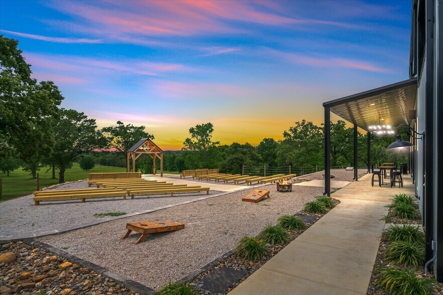 1972 FM 857, Grand Saline, TX à vendre - Photo du bâtiment - Image 2 de 101