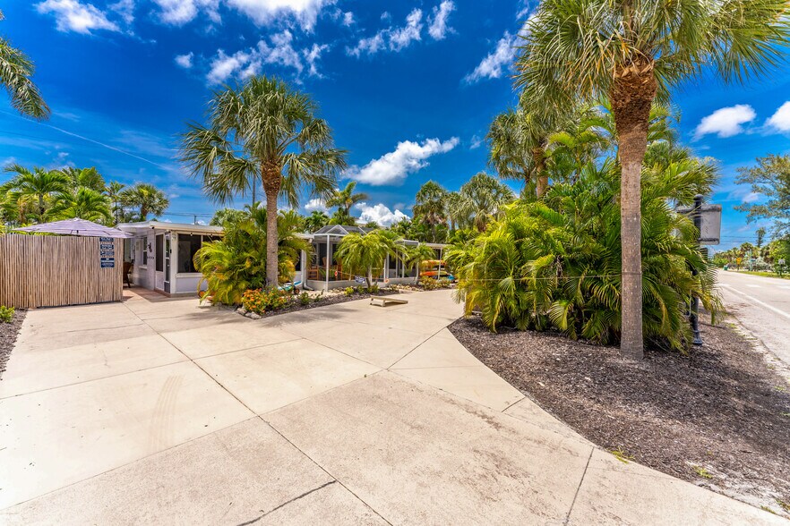 1130 Gulf Blvd, Englewood, FL à vendre - Photo du bâtiment - Image 2 de 248