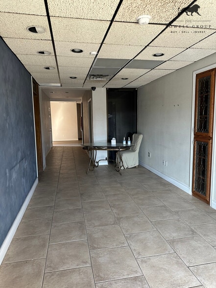 5929 50th St, Lubbock, TX for lease - Interior Photo - Image 2 of 34