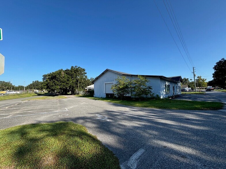 2 Industrial Warehouses - 405 N 13th St portefeuille de 2 propriétés à vendre sur LoopNet.ca - Photo du bâtiment - Image 2 de 5