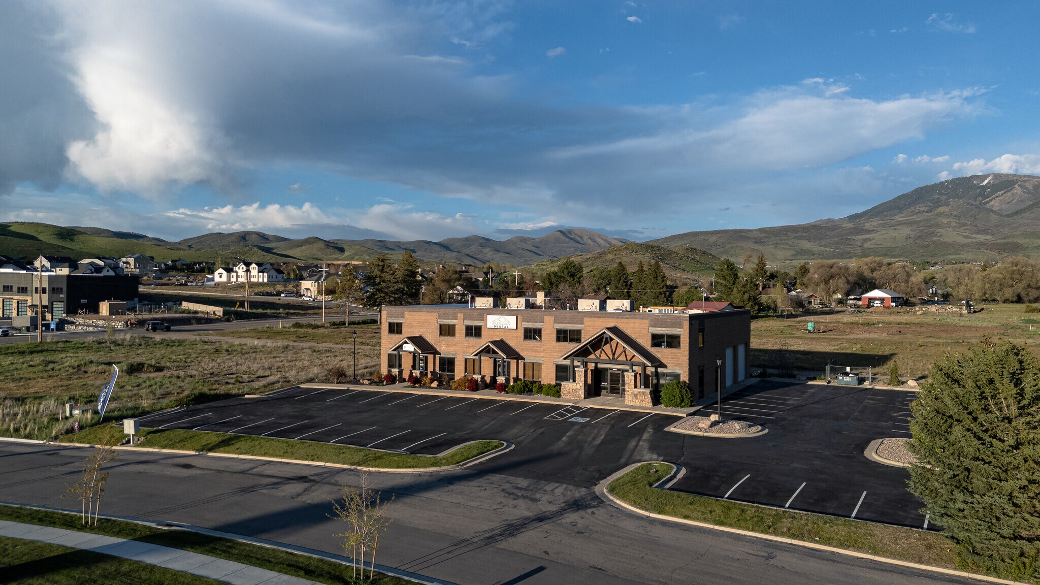 4883 W Old Highway Rd, Mountain Green, UT à vendre Photo principale- Image 1 de 3