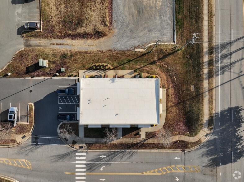 110 Village Commerce Dr, Mooresville, NC for lease - Aerial - Image 3 of 4