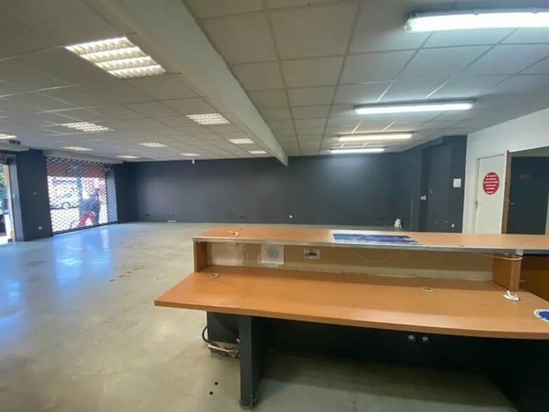 Retail in Toulouse for lease - Interior Photo - Image 2 of 7