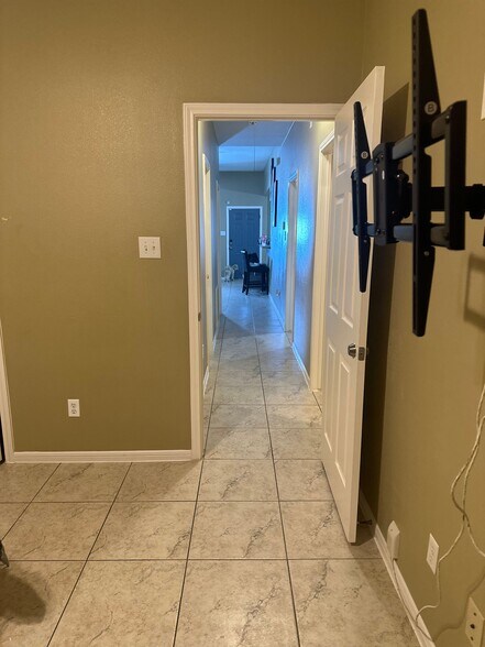 8Unit Income Producing Duplex Portfolio portefeuille de 4 propriétés à vendre sur LoopNet.ca - Photo du bâtiment - Image 3 de 9