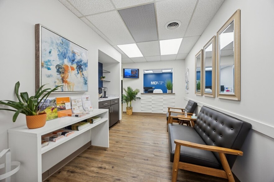 1569 Medical Dr, Pottstown, PA for lease - Interior Photo - Image 2 of 48