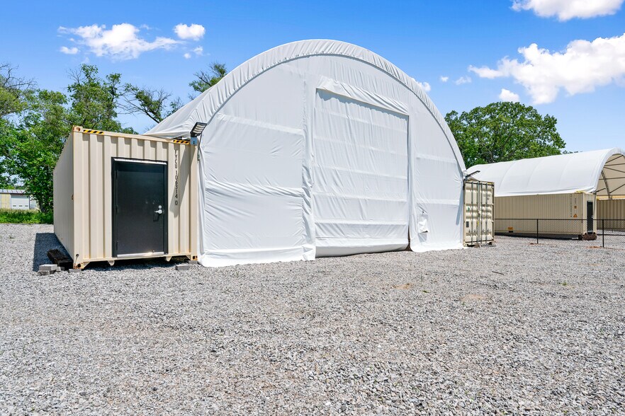 303 Obrien Rd, Jane, MO à louer - Photo du bâtiment - Image 2 de 33