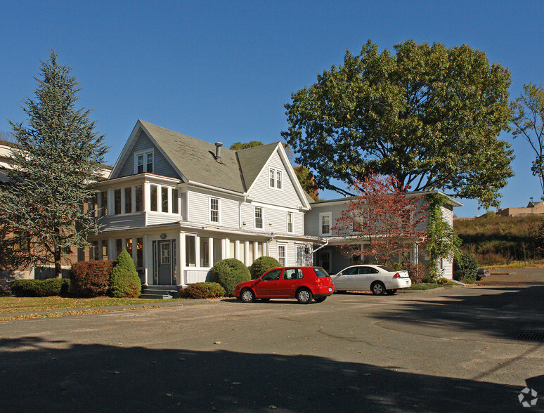 221 Main St, Southington, CT à vendre - Photo principale - Image 1 de 1