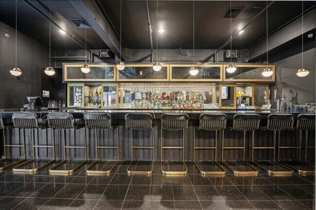 Plus de détails pour 400 Bergen Blvd, Palisades Park, NJ - Commerce de détail à louer