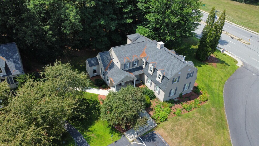 1 Mound Ct, Merrimack, NH à vendre - Photo du bâtiment - Image 2 de 21