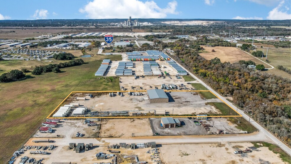 846 York Creek Rd, New Braunfels, TX à louer - Photo du bâtiment - Image 2 de 14