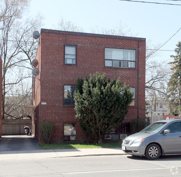 1112 Weston Rd, Toronto, ON for sale - Building Photo - Image 2 of 15