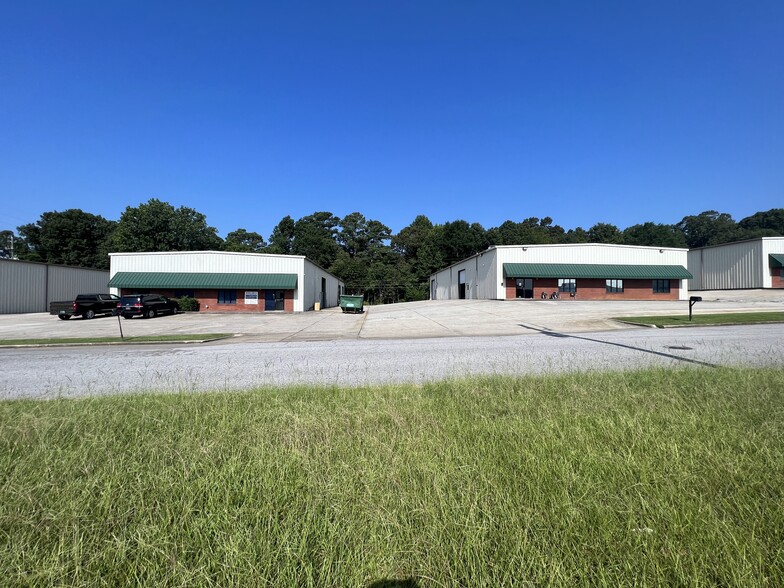 220 Commerce Pky, Pelham, AL for sale - Building Photo - Image 1 of 1