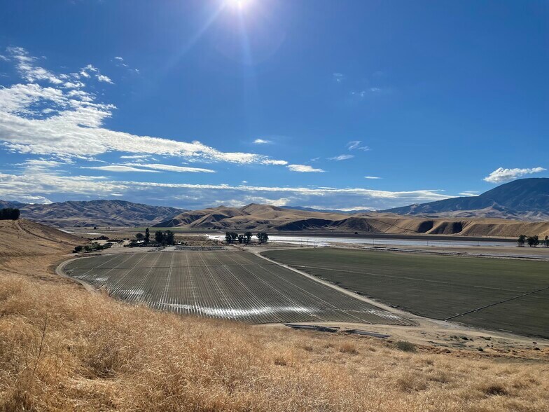 Bena Rd., Bakersfield, CA à vendre - Photo du bâtiment - Image 3 de 12