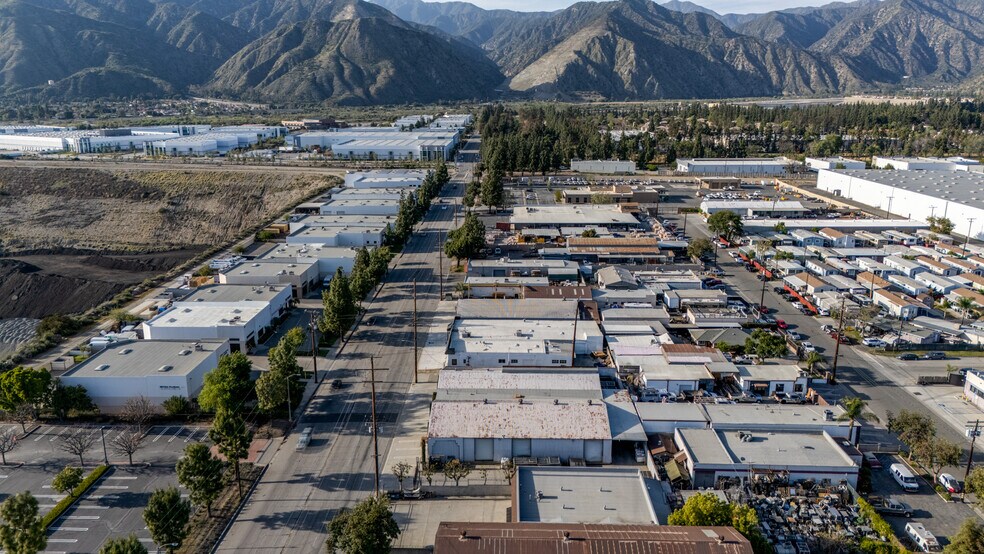 780 N Todd Ave, Azusa, CA à vendre - Photo du bâtiment - Image 3 de 49