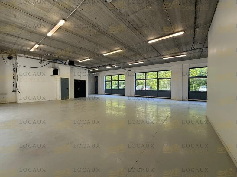 Flex in Roissy-en-France for lease - Interior Photo - Image 3 of 12