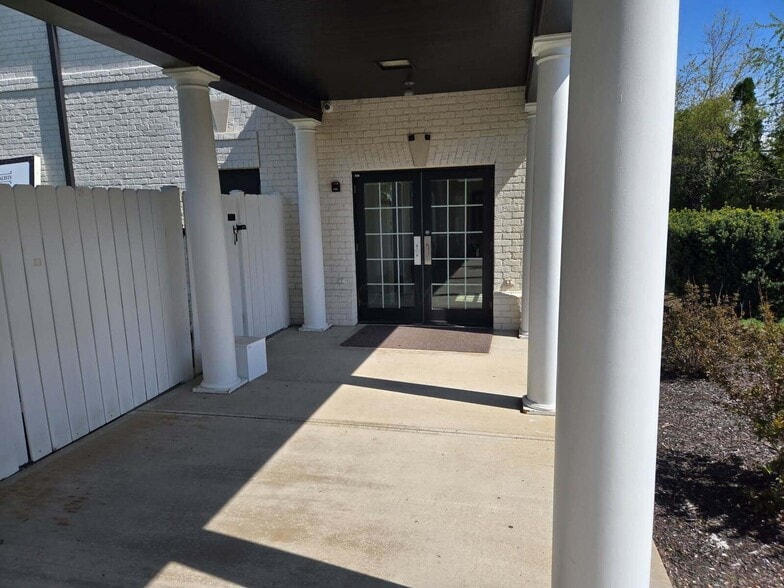 1085 E Johnstown Rd, Gahanna, OH for lease - Building Photo - Image 2 of 9