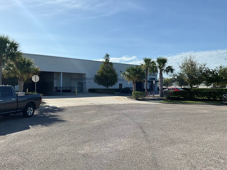 623 Trestle Pt, Sanford, FL for lease - Building Photo - Image 2 of 7