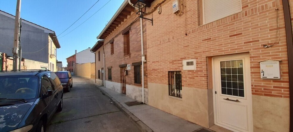 Calle Hondón, 12, Cigales, Valladolid à vendre - Photo du bâtiment - Image 2 de 11