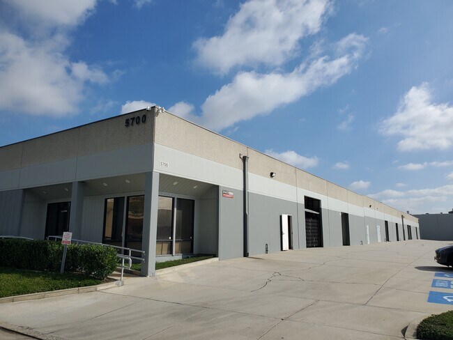 Plus de détails pour 5600-5680 Ayala Ave, Irwindale, CA - Industriel à louer