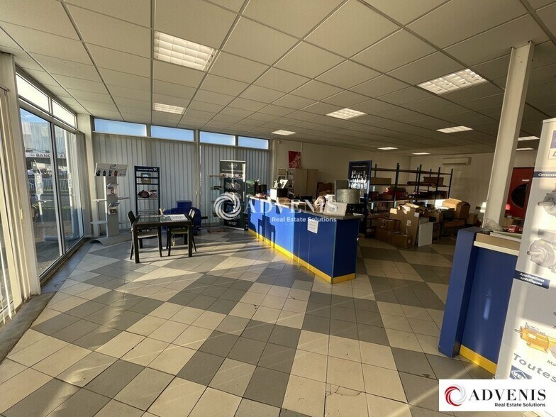 Flex in Bordeaux for lease - Interior Photo - Image 2 of 6