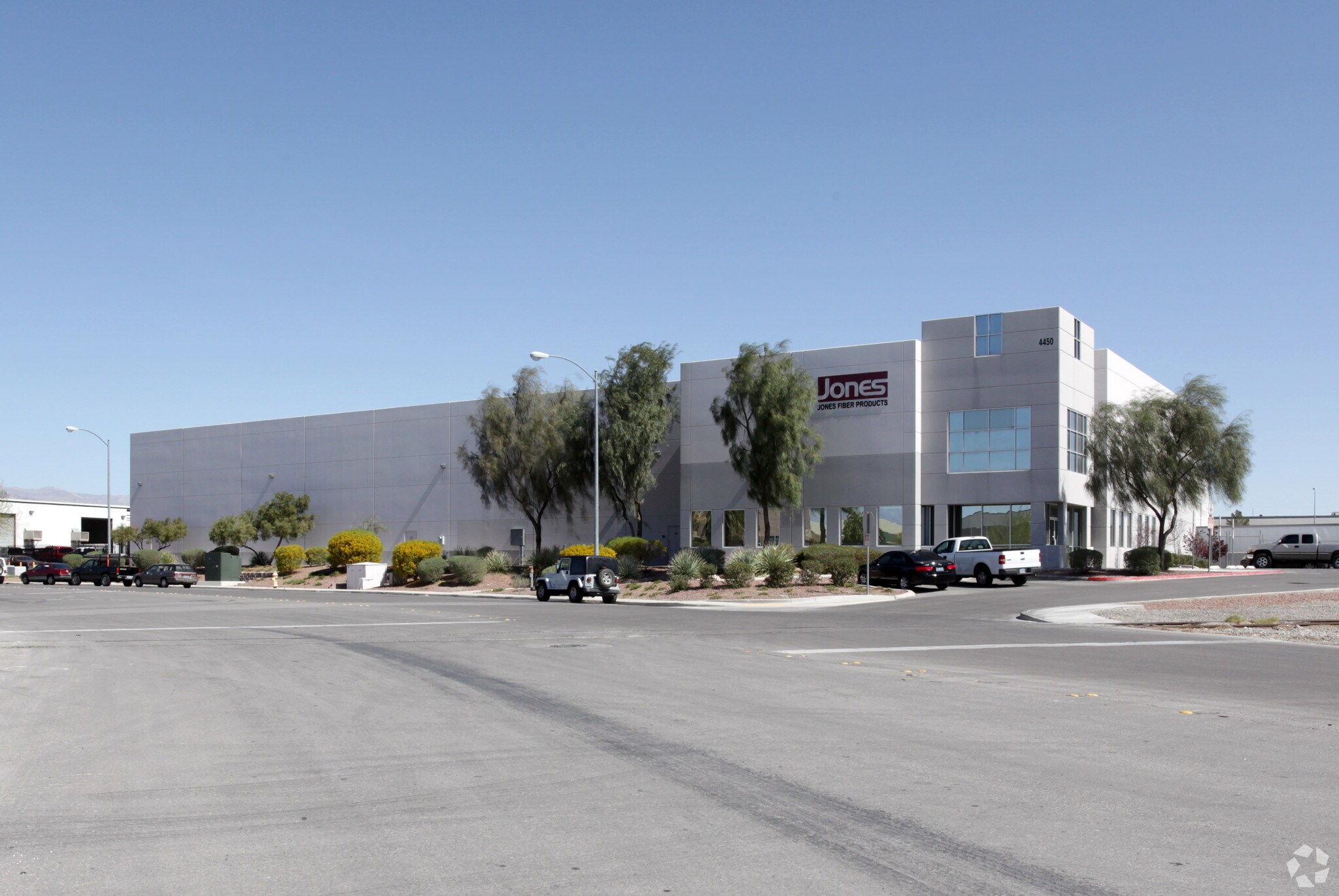 4450 N Walnut Rd, North Las Vegas, NV à louer Photo du bâtiment- Image 1 de 5