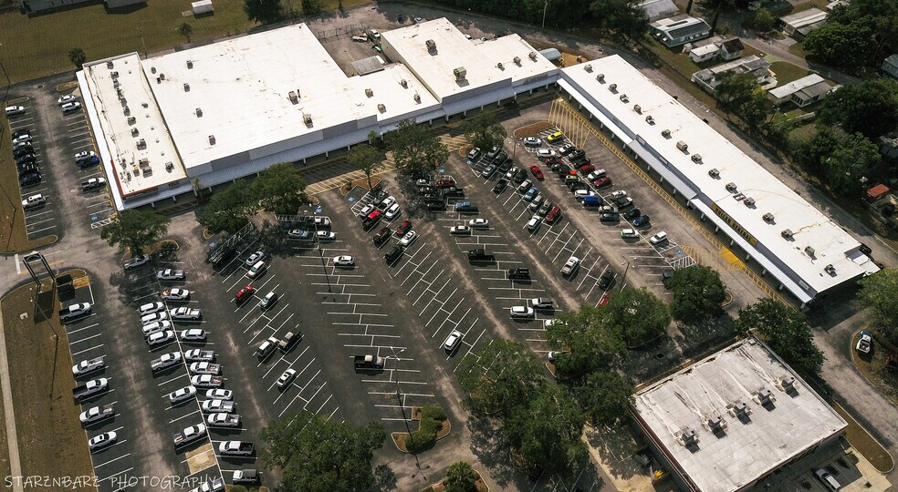 4454 Grand Blvd, New Port Richey, FL à louer - Photo du bâtiment - Image 2 de 2
