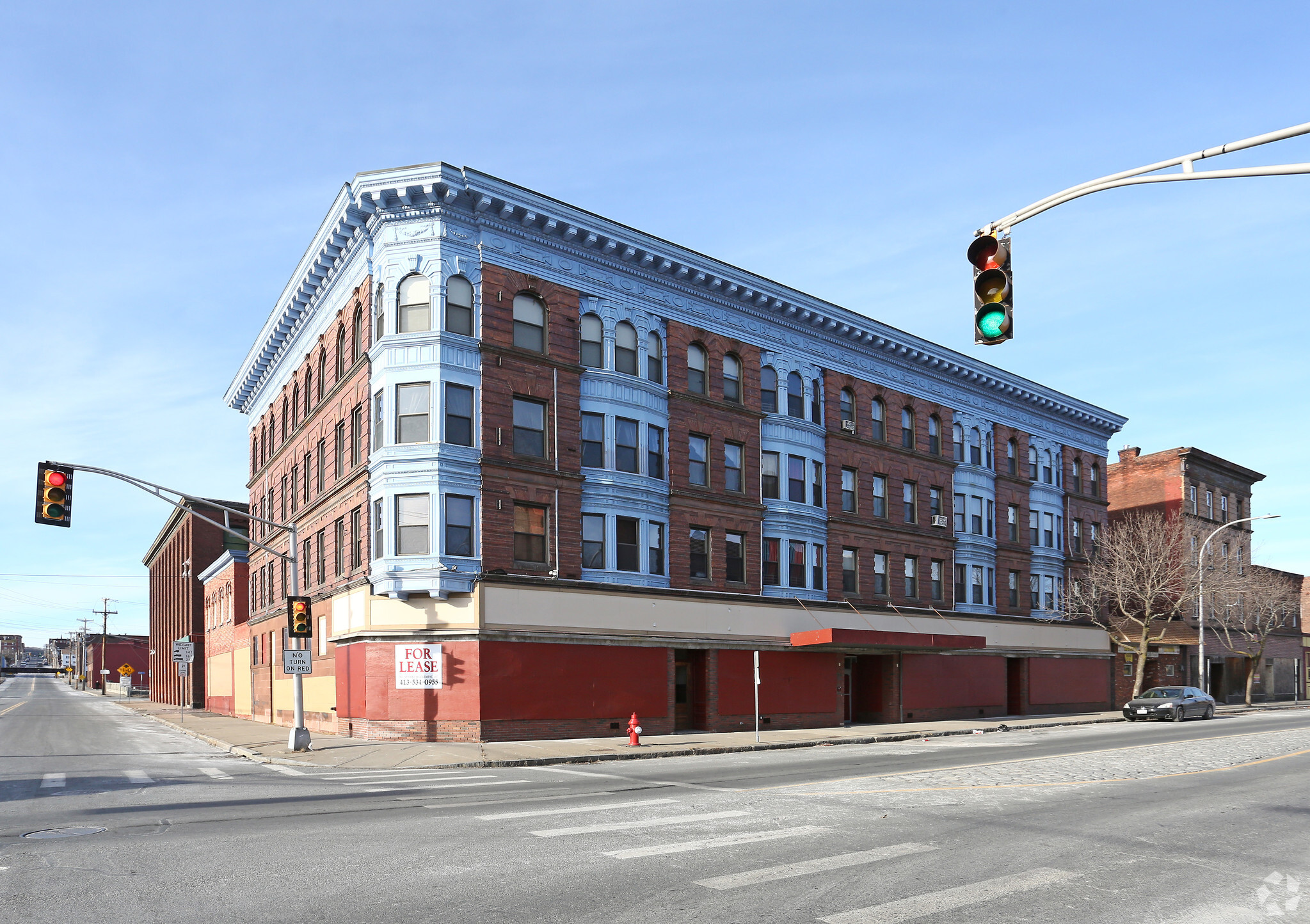 449-461 Main St, Holyoke, MA à vendre Photo principale- Image 1 de 1