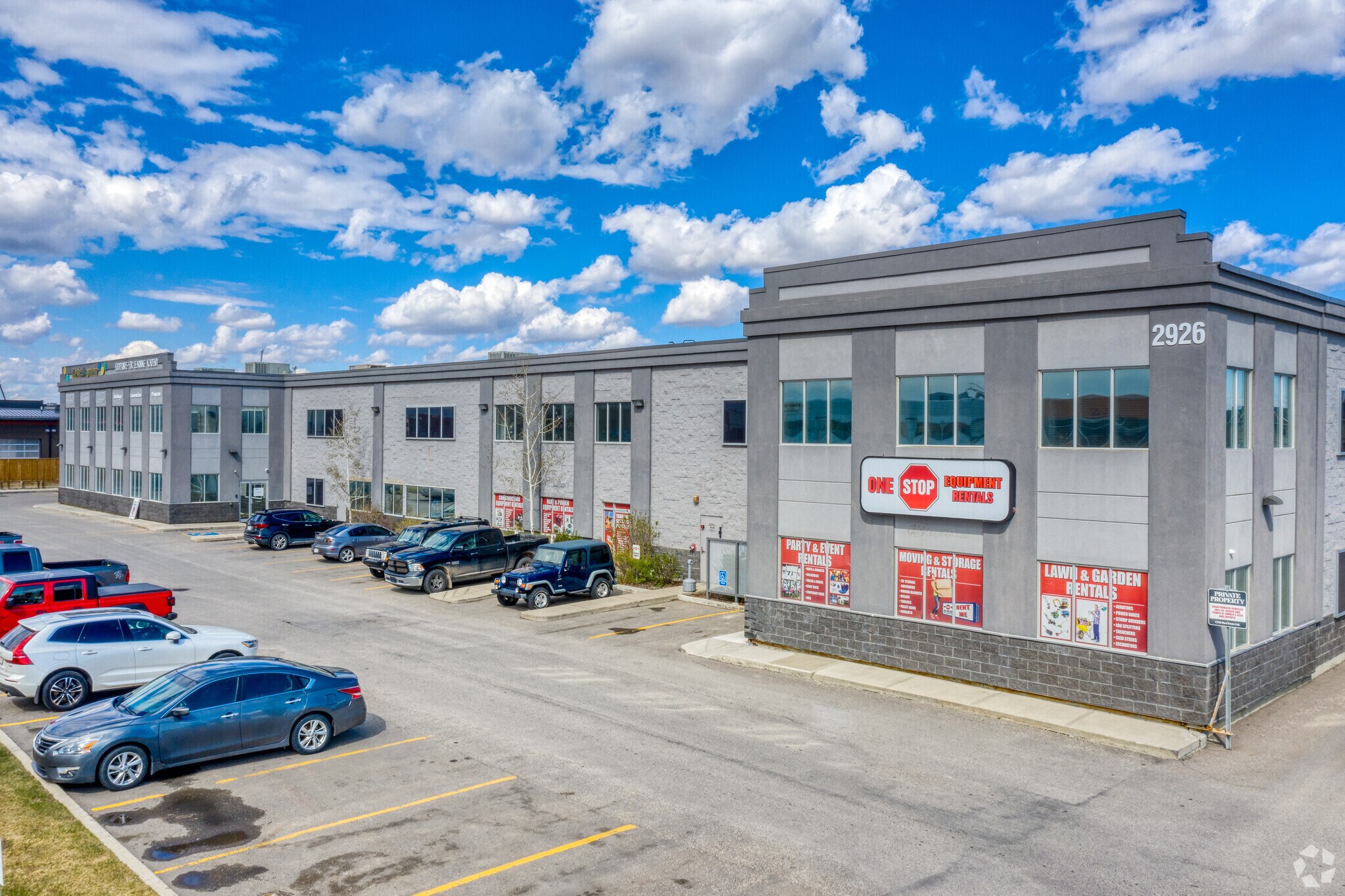 2926 Kingsview Blvd, Airdrie, AB for sale Primary Photo- Image 1 of 1