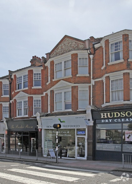 49 Station Rd, London for lease - Building Photo - Image 3 of 3