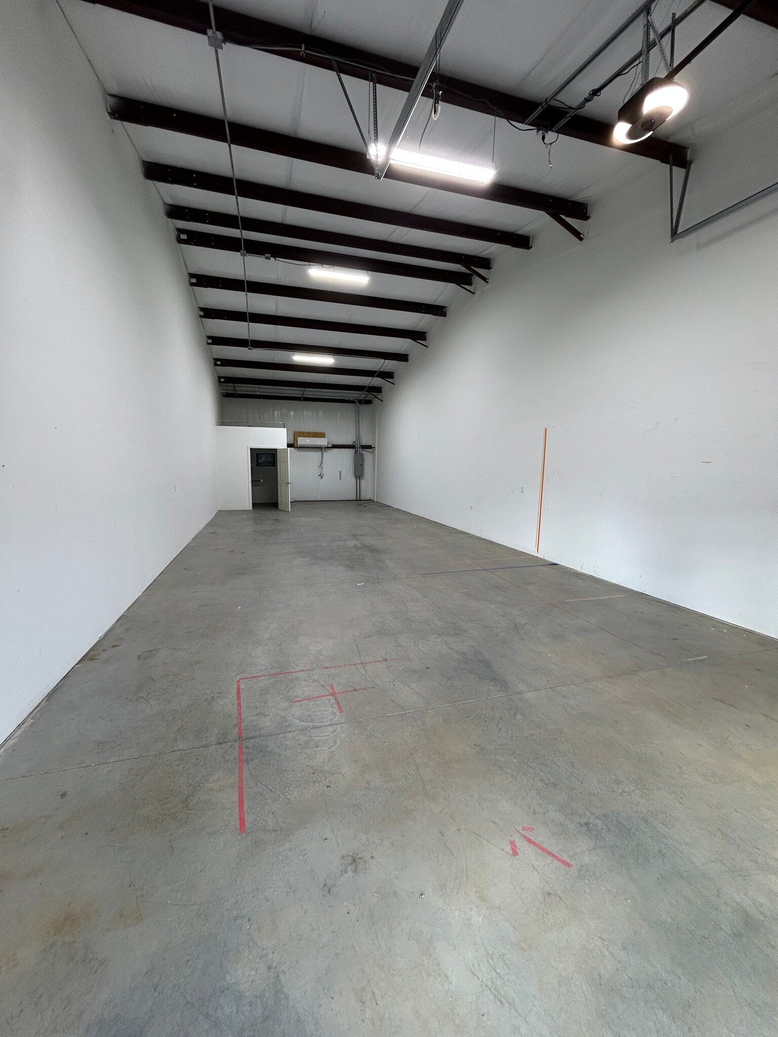 1-18 Business Park Cir, Arden, NC for lease Interior Photo- Image 1 of 3